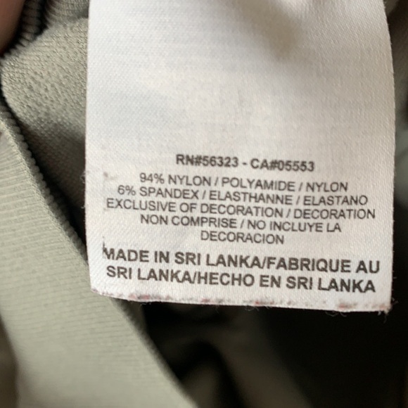 NIKE DRI FIT WOMEN GREY 3/4 TIGHTS SIZE M - Picture 8 of 10